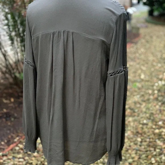 Pleione Gray Relaxed Blouse with Long Sleeves - Picture 2 of 8